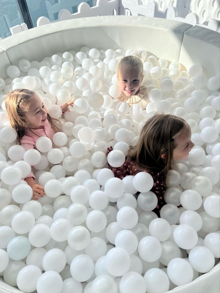 Bubble house event, regio Rotterdam-Rijnmond, Ridderkerk, Rotterdam, feest, Soft play set, springkussen, ballenbak, klimrek, zacht skippy dier, zachte matjes, hek