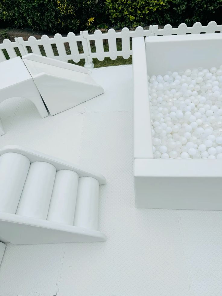 Bubble house event, regio Rotterdam-Rijnmond, Ridderkerk, Rotterdam, feest, Soft play set, springkussen, ballenbak, klimrek, zacht skippy dier, zachte matjes, hek